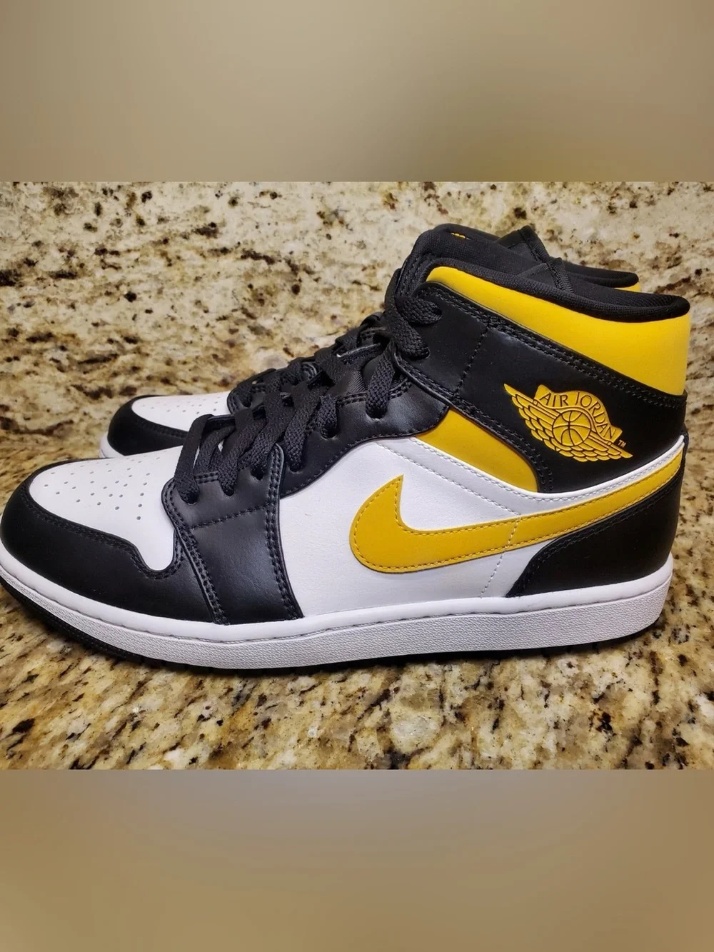 Nike Air Jordan 1 Mid “Yellow Toe” – Men’s Size 9.5